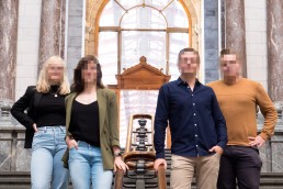 portretrecht foto van team met geblurde gezichten